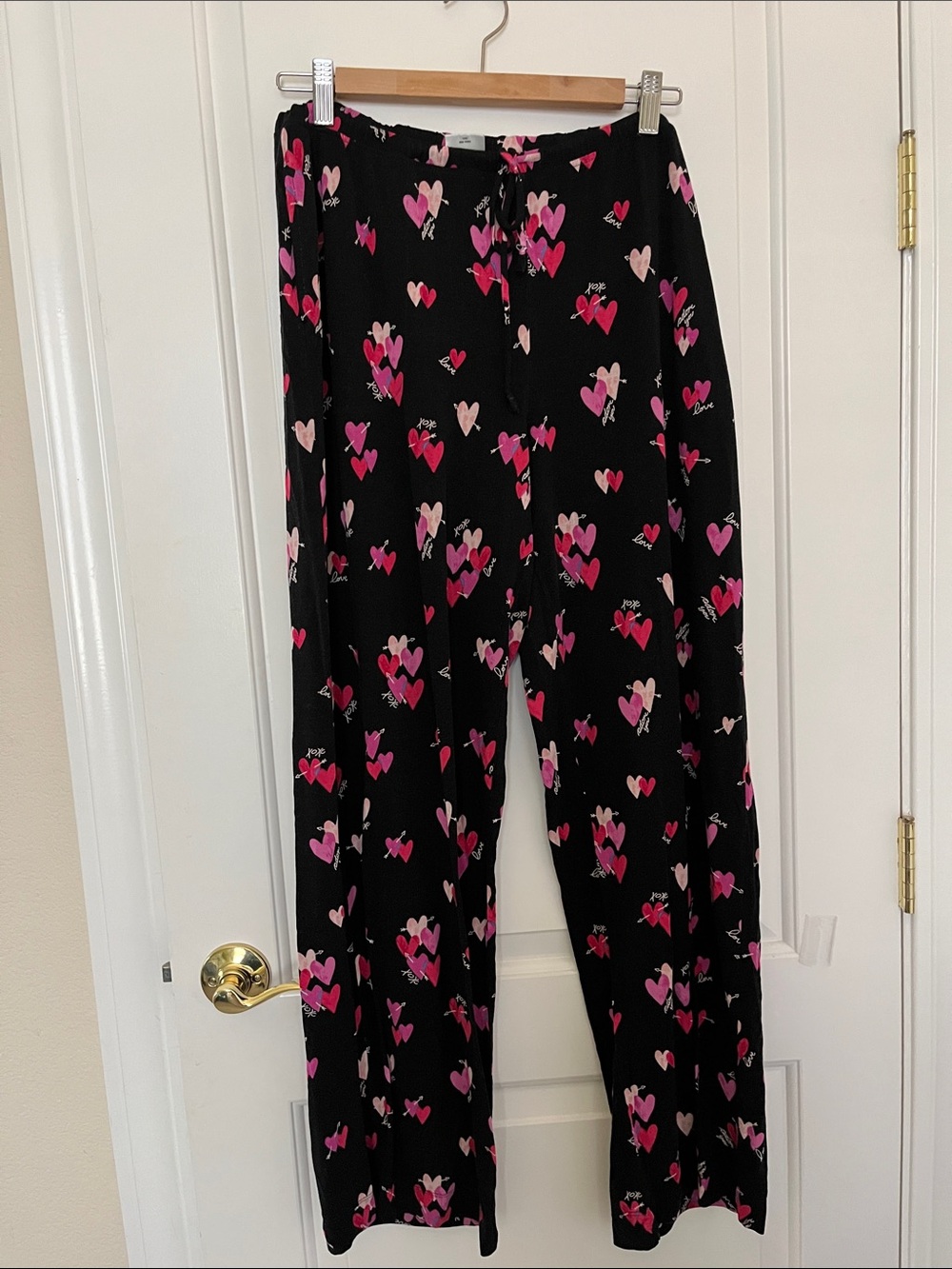 Soma Black pajama bottom Lounge Pants with Pink Heart Motif size Large